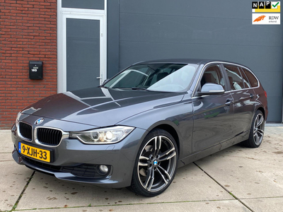 BMW 3-serie Touring 316i High Executive / H&K / HEAD UP / LEDER / NAP