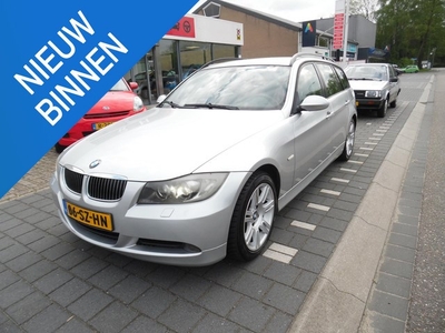 BMW 3-serie Touring 320i Executive airco, sportvelgen