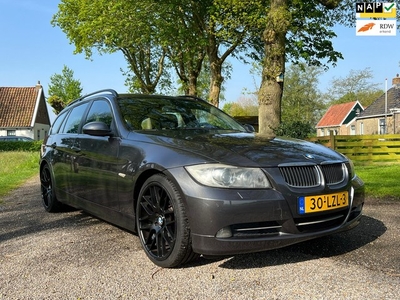 BMW 3-serie Touring 330d Dynamic Executive 300PK