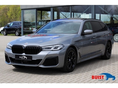 BMW 5 Serie Touring 530e xDrive M-Sport PANO TREKHAAK LED