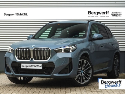 BMW iX1 xDrive30 M-Sport - Pano - Trekhaak - Memory -