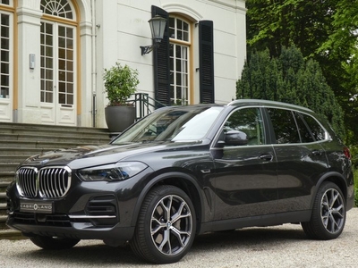 BMW X5 xDrive45e High Executive (bj 2022, automaat)