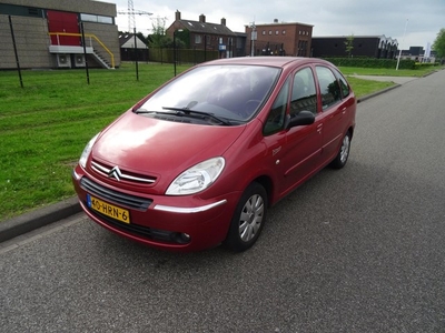 Citroen Xsara Picasso 2.0i-16V Image