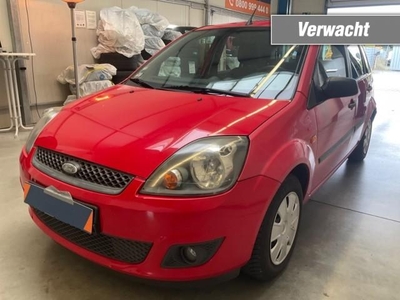 Ford Fiesta 1.3 FUN-X / AIRCO PDC ELEKTR VOORRUITVERWARMING