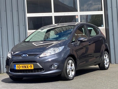 Ford Fiesta 1.4 Titanium Automaat, Climate control, NL Auto, PDC, Trekhaak Apk 04-2025!