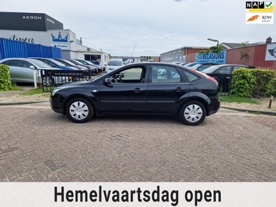 Ford Focus 1.4-16V Ambiente/AIRCO/CRUISE/BOEKJES!!