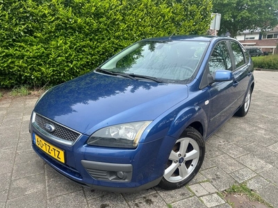 Ford Focus MET NAVIGATIE, CRUISE CONT, AIRCO & EVT