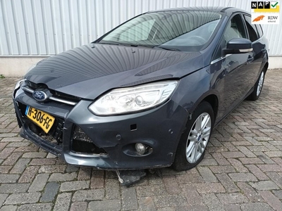 Ford Focus Wagon 1.0 EcoBoost Titanium SCHADEAUTO!!