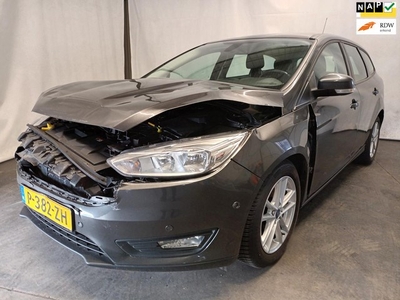 Ford Focus Wagon 1.0 Titanium - Frontschade