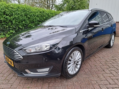 Ford FOCUS Wagon 1.5 Titanium CLIMAT/CRUISE/NAVI/PDC/TREKHAAK 150PK