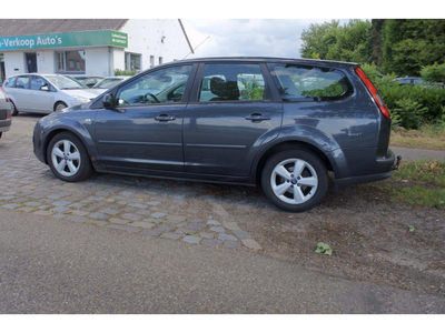 Ford Focus Wagon 1.6-16V Futura airco apk 4-5-2025 trekhaak