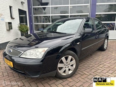 Ford Mondeo 1.8-16V Ambiente * AIRCO * WINTERSET *