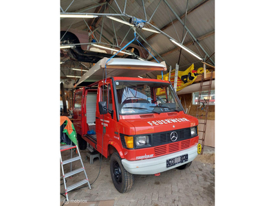 Gereserveerd Mercedes 310 benzine hoog dak! Brandweer