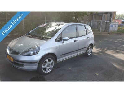 Honda Jazz 1.4 LS NETTE AUTO MET FIJNE AUTOMAAT DAS FIJN