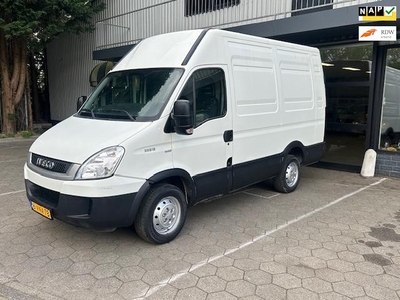 Iveco Daily 35S13V / Laadlift Dhollandia / 2011 / 145.453