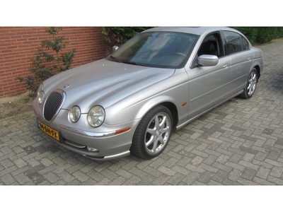 Jaguar S-type 4.0 V8