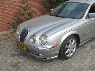 Jaguar S-type 4.0 V8