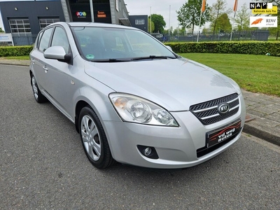 Kia Cee'd 1.4 X-ecutive 5 deurs airco