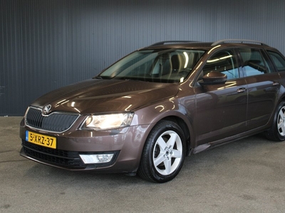 Škoda Octavia Combi 1.4 TSI Greentech Ambition Automaat | Cruise | Navi | Airco | APK 11-2024! |