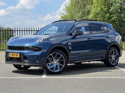 Lynk & Co 01 1.5 262 Pk NL-Auto Blackline Zwarte Hemel