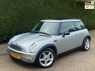 Mini Mini 1.6 Cooper AUTOMAAT/LAGE KM/PANORAMA/LEER/NL AUTO!