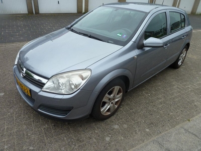 Opel Astra 1.6 Business