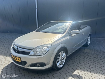 Opel Astra TwinTop 1.8 Temptation met nieuwe Apk en