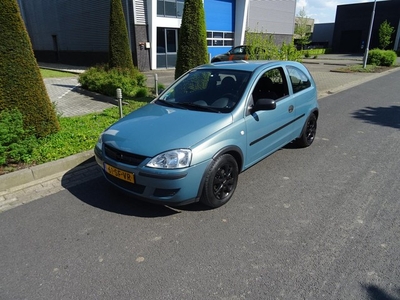 Opel Corsa 1.2-16V Essentia nieuwe Apk Nette staat