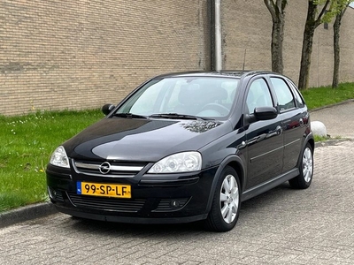 Opel Corsa 1.2-16V Silverline (bj 2006)