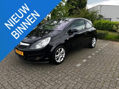 Opel Corsa 1.4-16V Business Sport