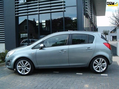 Opel Corsa 1.4-16V Cosmo