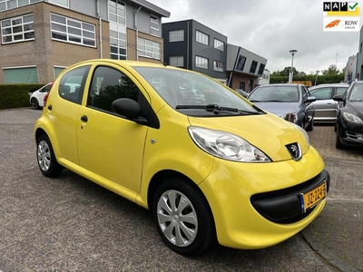 Peugeot 107 1.0-12V XR zeer nette auto nieuwe apk.