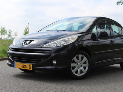 Peugeot 207 1.4 VTi Cool 'n Blue 95 PK | APK T/M 10-1-2025 | AIRCO | CRUISE CONTROLE | TREKHAAK | ELEKTRISCHE RAMEN |