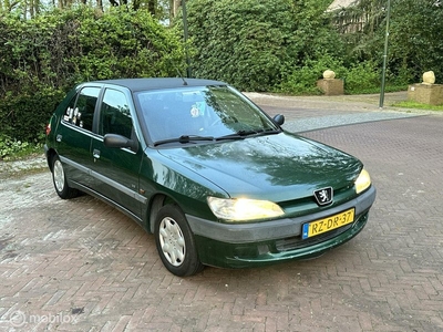 Peugeot 306 1.4 XR met een nieuwe apk