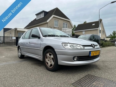 Peugeot 306 1.6 STX (bj 2000, automaat)