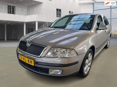 Skoda Octavia 1.6 Ambiente AIRCO CRUISE TREKHAAK 2 X