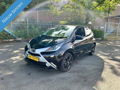 Toyota Aygo 1.0 VVT-i x-play NWE MODEL NETTE AUTO RIJD EN