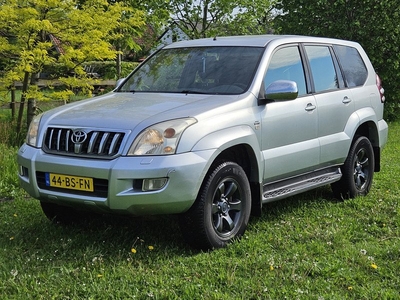 Toyota Land Cruiser 3.0 D-4D VX Window Van