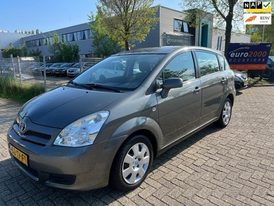 Toyota Verso 1.6 VVT-i Terra - AIRCO - TREKHAAK - CRUISE !