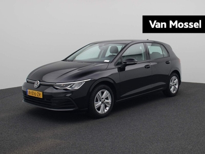 Volkswagen Golf 1.0 TSI Life Navigatie | Parkeersensoren | Digital Display | Airco | Keyless