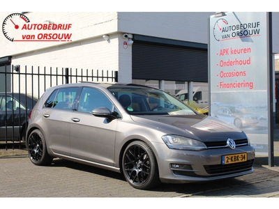 Volkswagen Golf 1.2 TSI Highline Automaat Panorama Massage Navi Clima Xenon Stoelvw