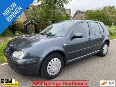 Volkswagen Golf 1.4-16V Trendline / 5-deurs / 145000 km