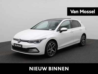 Volkswagen Golf 1.4 eHybrid Style 204 PK | Automaat | Navigatie | Camera | Panoramadak | Head-up Display | Adaptive Cruise Control | Climate Control | Stoelverwarming | Parkeersensoren | Virtual Cockpit | Rijprofielen | LED | Lichtmetalen velgen | Privacy