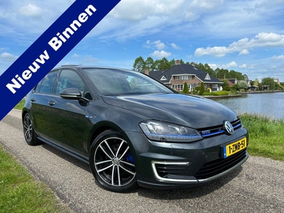 Volkswagen Golf 1.4 TSI GTE Panoramadak / Led / Trekhaak / NL Auto