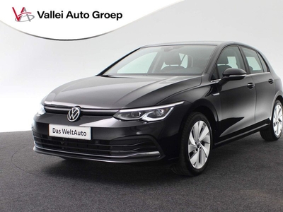 Volkswagen Golf 1.5 TSI 130PK Style | Camera | LED | Stoelverwarming | ACC | 17 inch