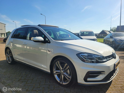 Volkswagen Golf 1.5 TSI Highl. R Line, pano.dak,leer,carplay