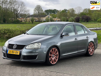 Volkswagen Jetta 1.6 FSI Comfortline SCHROEFSET/CLIMA/PDC/NAP!CRUISE