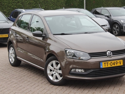 Volkswagen Polo 1.0 / 5drs / Parkeerhulp V+A / Radio / Cruise Control