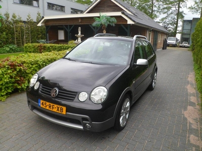 Volkswagen Polo 1.4-16V FSI FUN