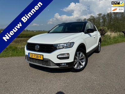 Volkswagen T-Roc 1.0 TSI Style / 1ste eigenaar / Navigatie / Schuif-Kanteldak / Cruise Control / Trekhaak / LM Velgen / Airco /